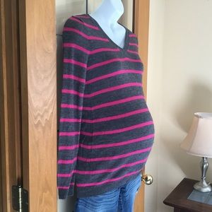 Gap maternity sweater